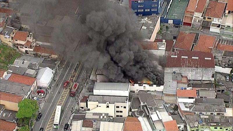 Portal da Zona Norte - Fábrica destruída por incêndio em SP passa por ...